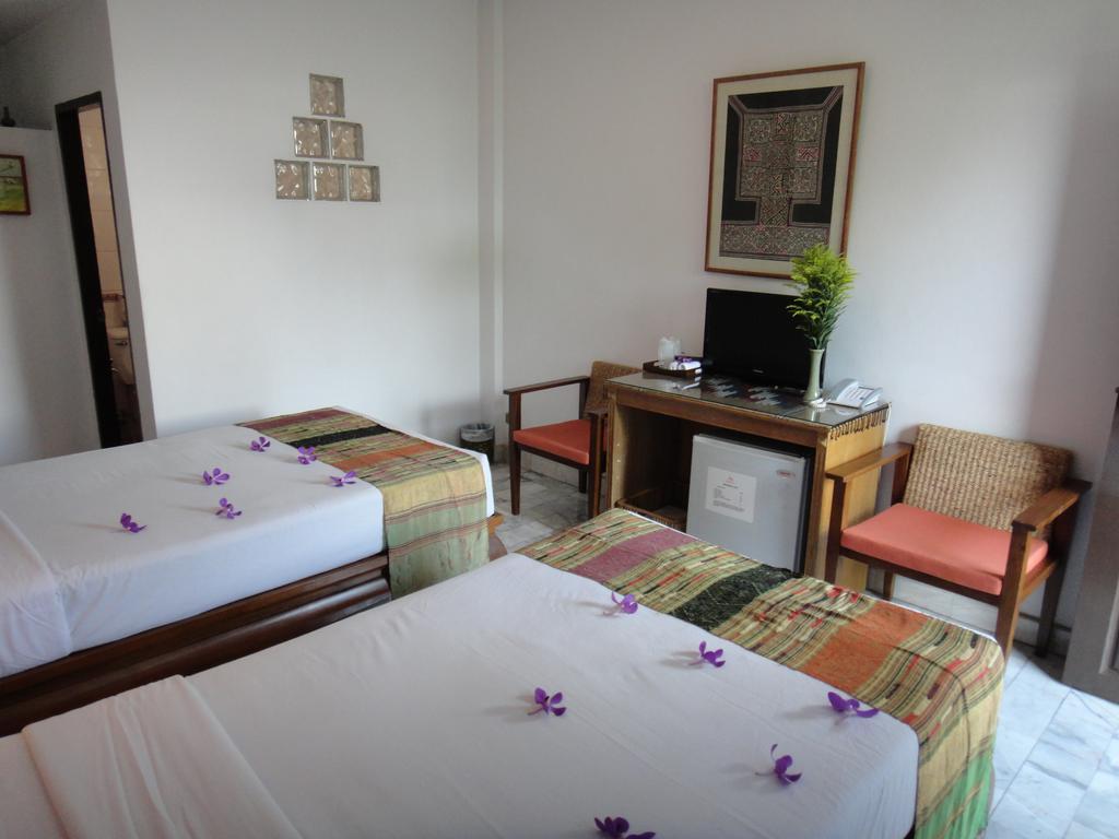 The Red Hibicus Guest House Chiang Mai Eksteriør bilde
