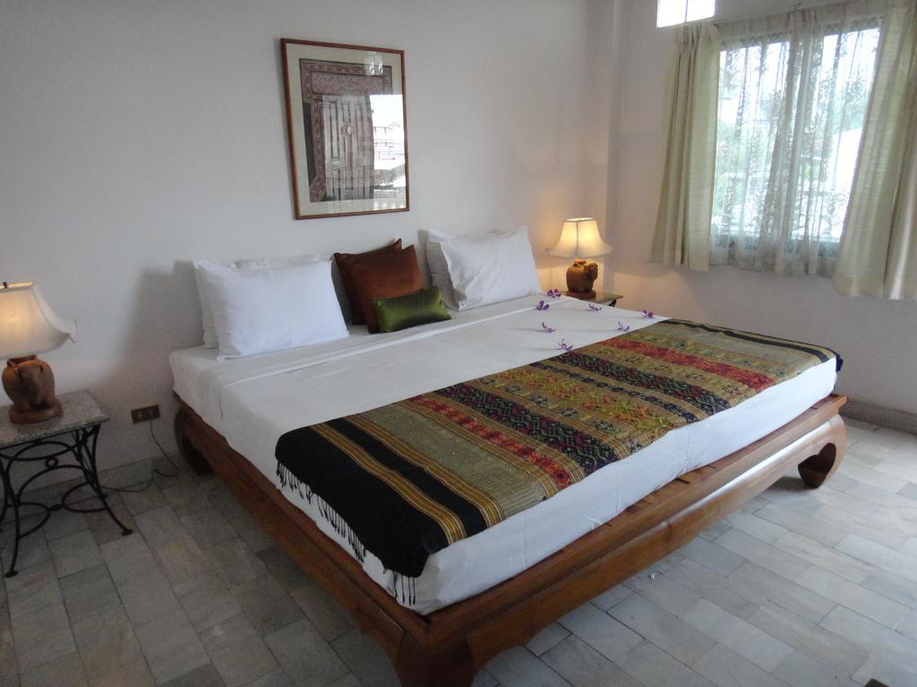 The Red Hibicus Guest House Chiang Mai Eksteriør bilde
